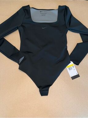 Nike Form Long Sleeve Bodysuit – Black – NWT